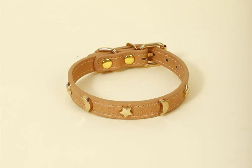 collier en cuir pour chat réglable décor étoiles et lune – Nos Poilus